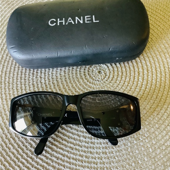 Authentic CHANEL sunglasses 😎 - Picture 13 of 14